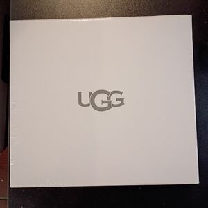UGG White Box